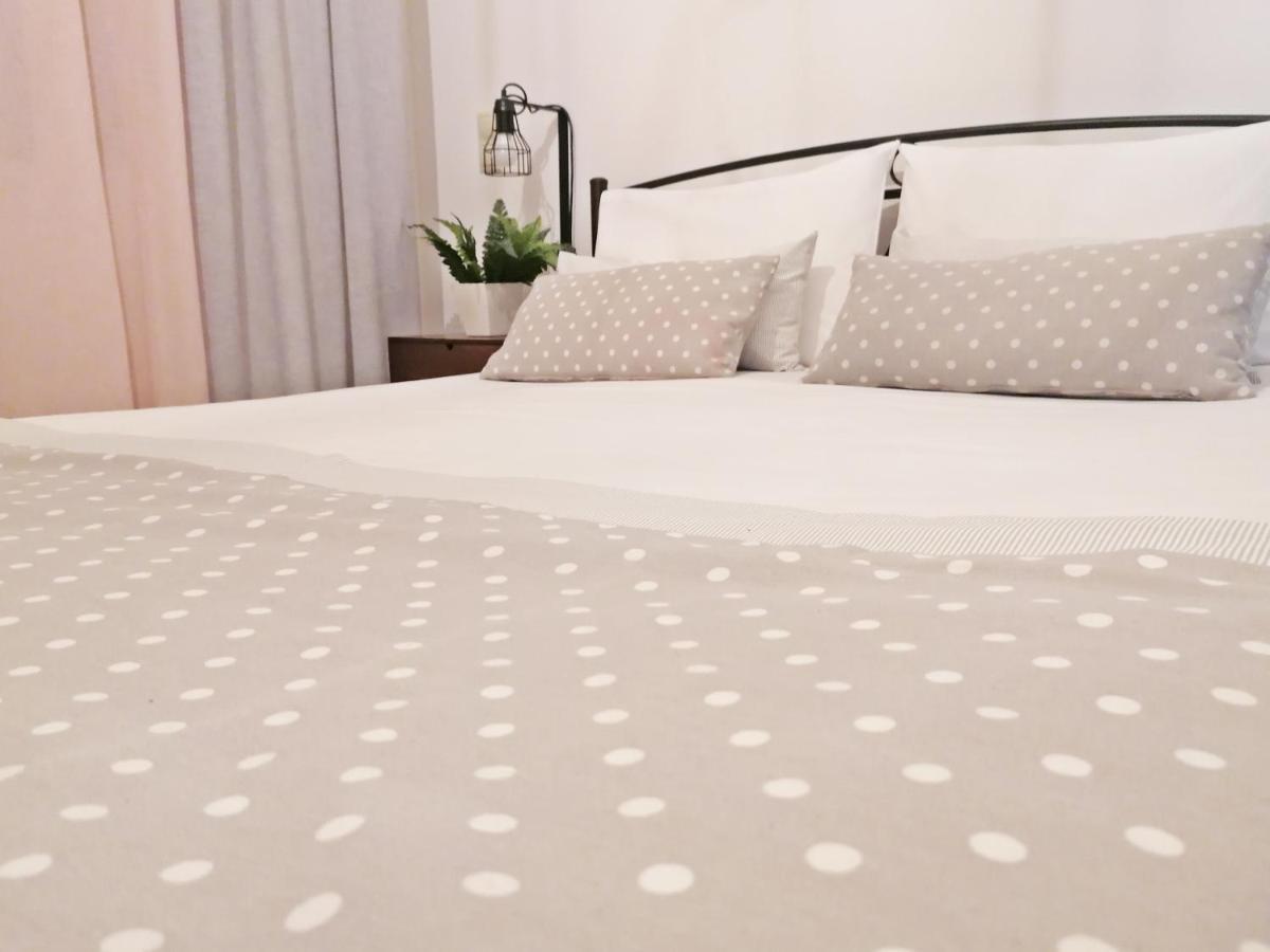 Stavi's Guesthouse Míloi Eksteriør billede